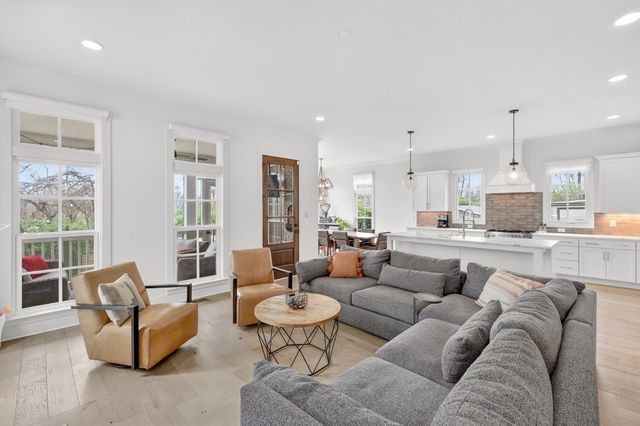 901B Gale Ln, Nashville, TN 37204