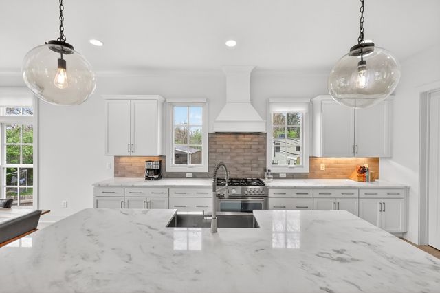 901B Gale Ln, Nashville, TN 37204