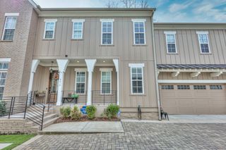 901B Gale Ln, Nashville, TN 37204