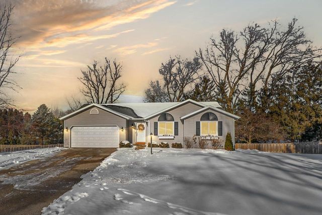 5564 Colleen Circle, Fitchburg, WI 53711