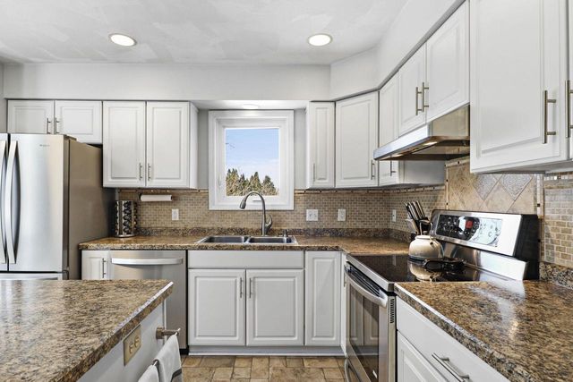 5564 Colleen Circle, Fitchburg, WI 53711