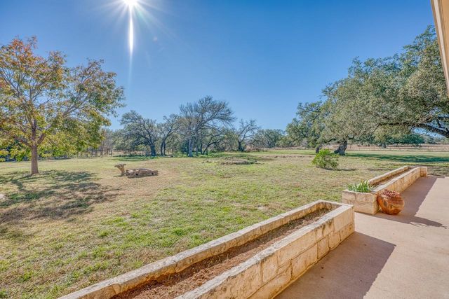 121 Amber CRK, Burnet, TX 78611