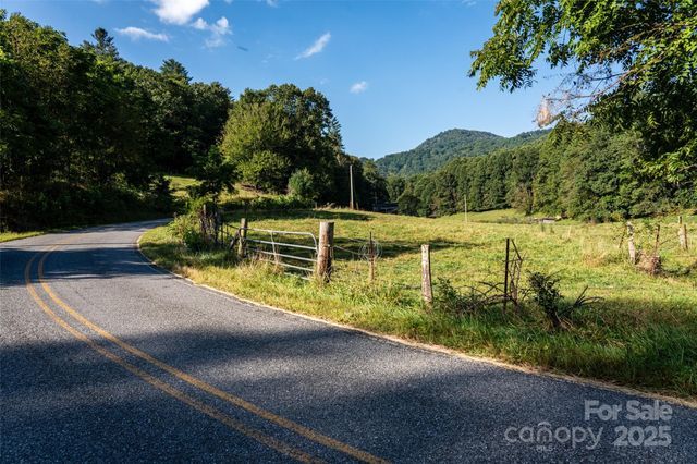 44 Jenkins Road, Waynesville, NC 28785