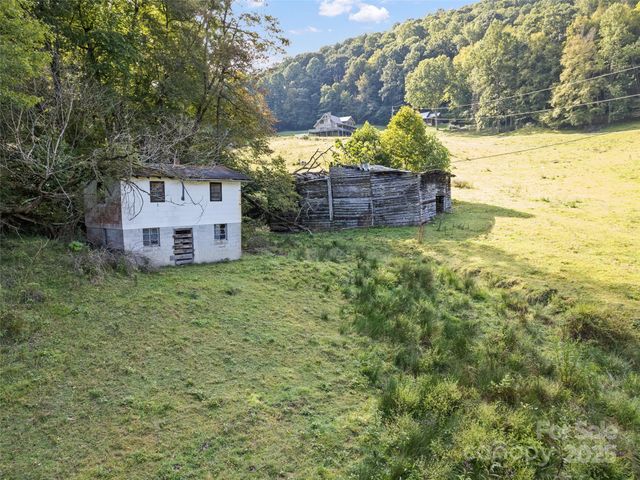 44 Jenkins Road, Waynesville, NC 28785