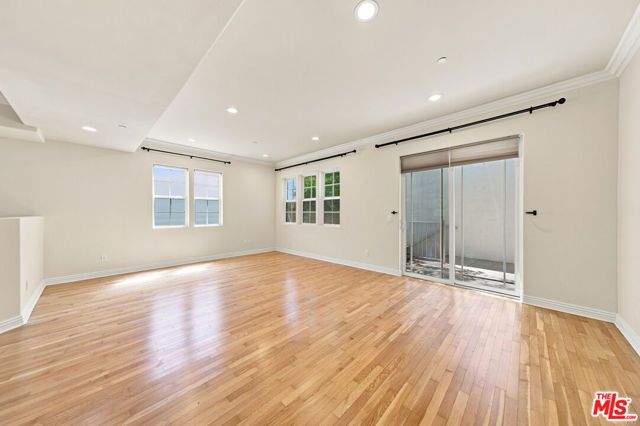 2743 Montrose Avenue 108, Montrose, CA 91020