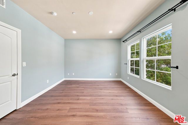 2743 Montrose Avenue 108, Montrose, CA 91020