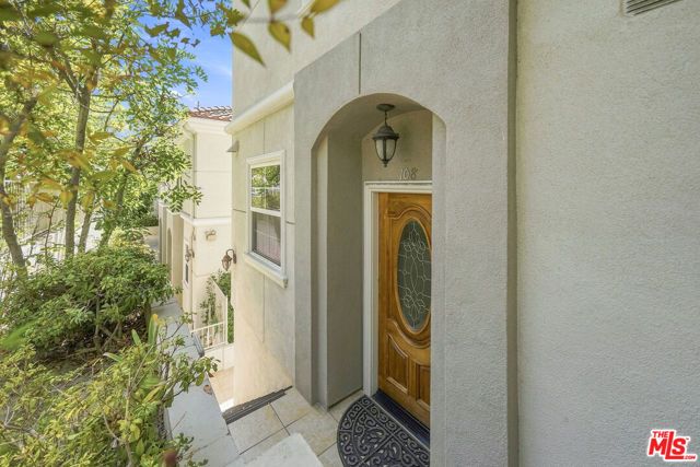 2743 Montrose Avenue 108, Montrose, CA 91020