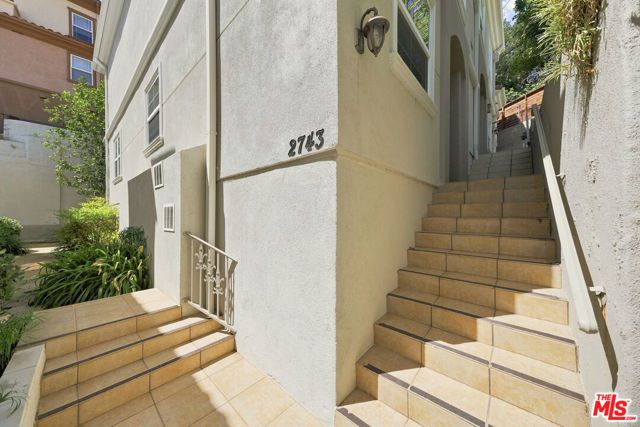 2743 Montrose Avenue 108, Montrose, CA 91020