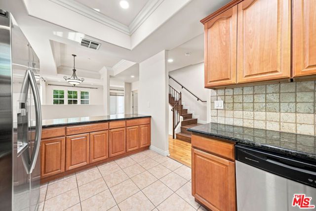 2743 Montrose Avenue 108, Montrose, CA 91020