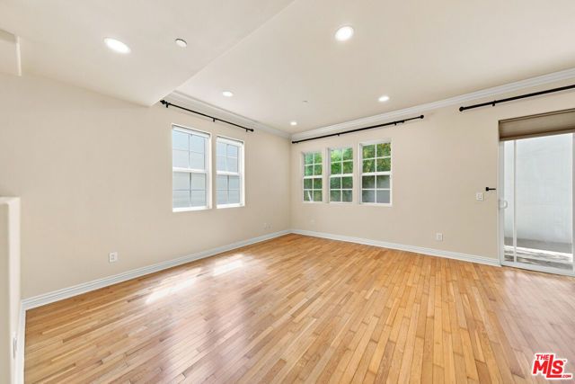 2743 Montrose Avenue 108, Montrose, CA 91020