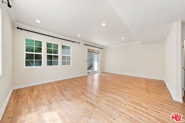2743 Montrose Avenue 108, Montrose, CA 91020