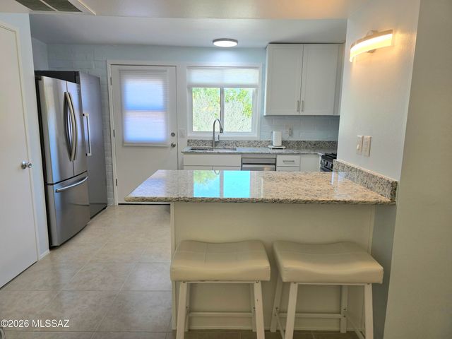 210 W Camino Alameda, Green Valley, AZ 85614