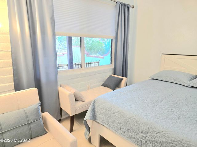 210 W Camino Alameda, Green Valley, AZ 85614