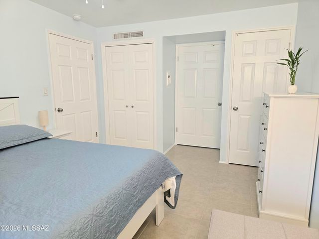 210 W Camino Alameda, Green Valley, AZ 85614