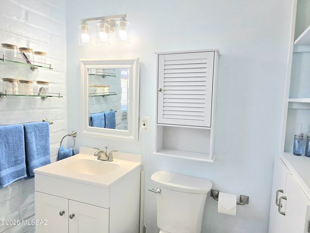 210 W Camino Alameda, Green Valley, AZ 85614