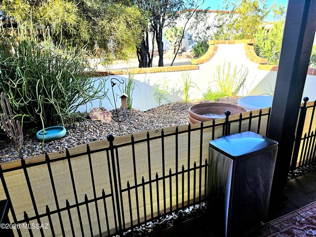 210 W Camino Alameda, Green Valley, AZ 85614