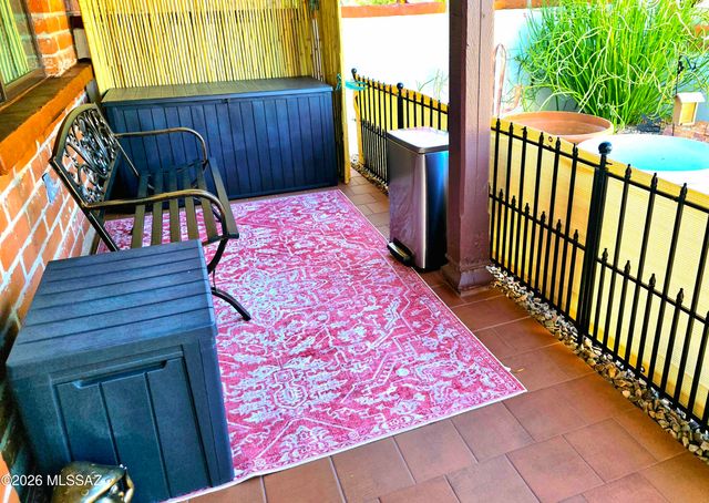 210 W Camino Alameda, Green Valley, AZ 85614