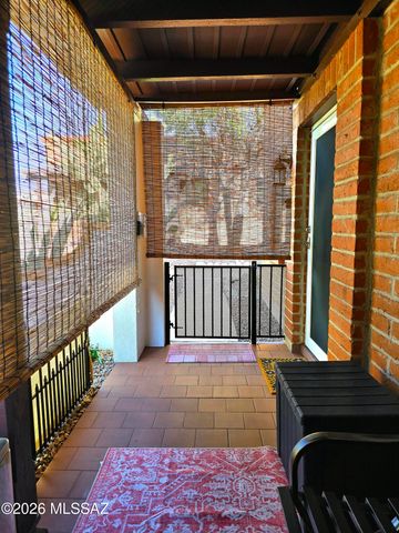 210 W Camino Alameda, Green Valley, AZ 85614