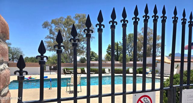 210 W Camino Alameda, Green Valley, AZ 85614