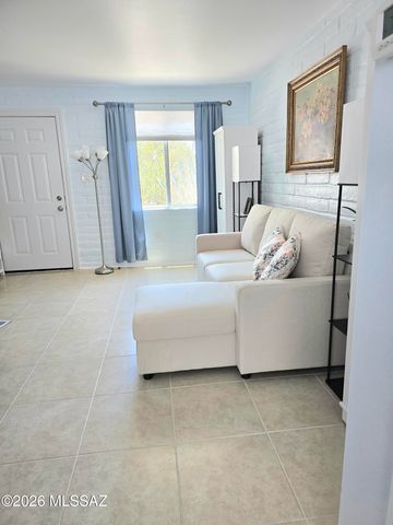 210 W Camino Alameda, Green Valley, AZ 85614