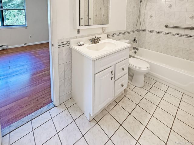 1206 Chelsea Cove S, Hopewell Junction, NY 12533