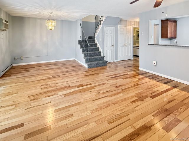 1206 Chelsea Cove S, Hopewell Junction, NY 12533