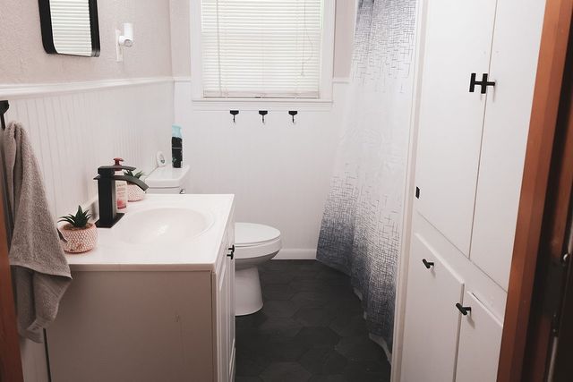 725 S Austin Street, De Leon, TX 76444