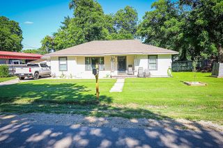 725 S Austin Street, De Leon, TX 76444