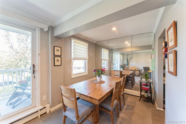 61 Maine Avenue D14, Rockville Centre, NY 11570