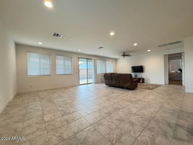 14241 W Soft Wind Drive, Surprise, AZ 85387