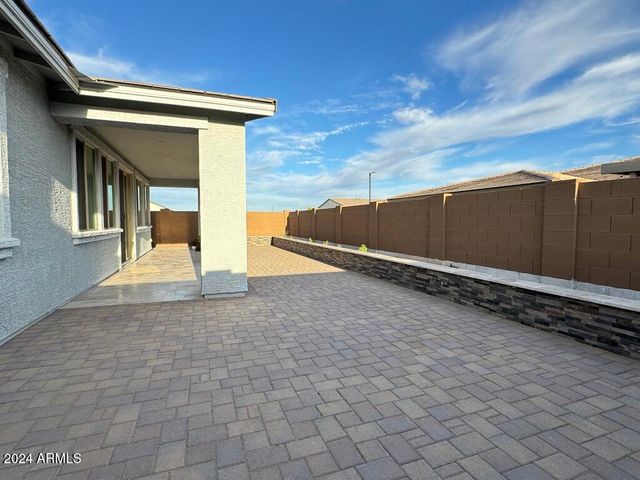 14241 W Soft Wind Drive, Surprise, AZ 85387