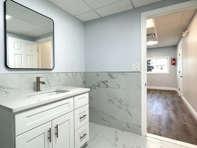 64R Hancock St 201, Braintree, MA 02184