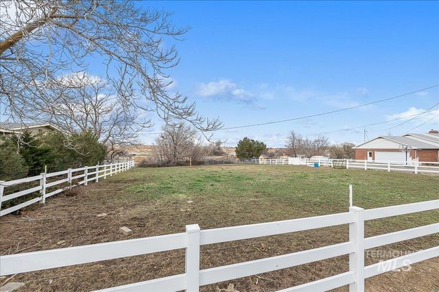 3804 Dorman Ave, Caldwell, ID 83605