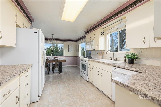 3804 Dorman Ave, Caldwell, ID 83605