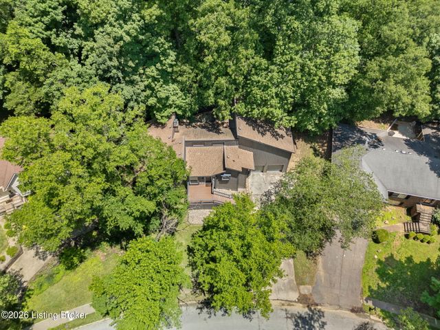 3703 Trail Ridge Rd, Louisville, KY 40241