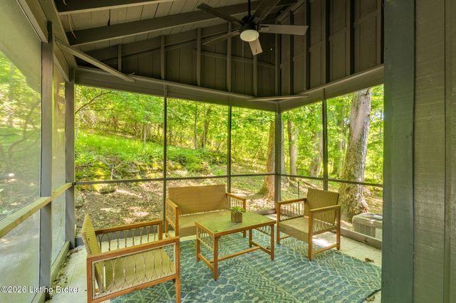 3703 Trail Ridge Rd, Louisville, KY 40241