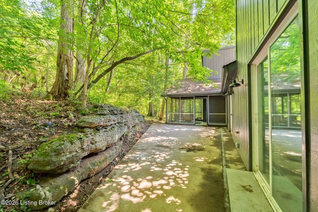 3703 Trail Ridge Rd, Louisville, KY 40241