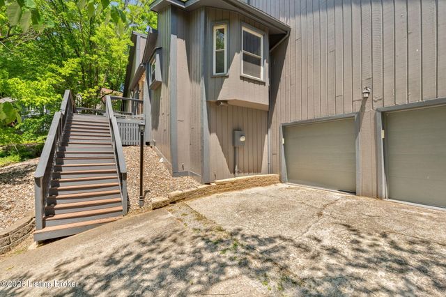 3703 Trail Ridge Rd, Louisville, KY 40241