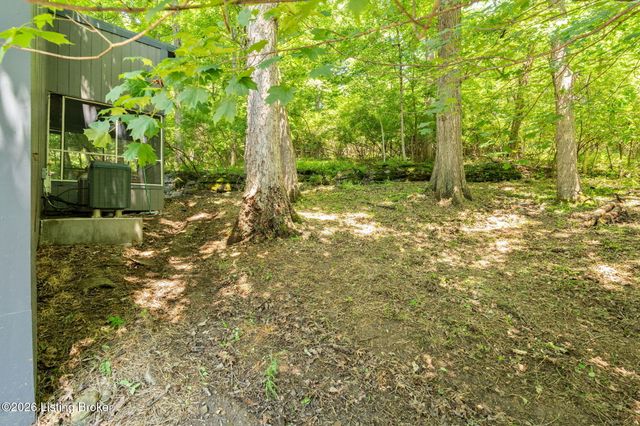 3703 Trail Ridge Rd, Louisville, KY 40241