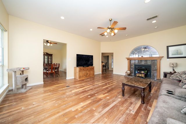 2266 Big Woods, Longview, TX 75605