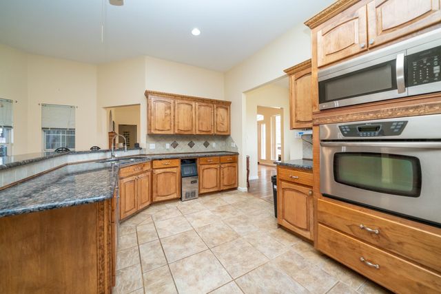 2266 Big Woods, Longview, TX 75605