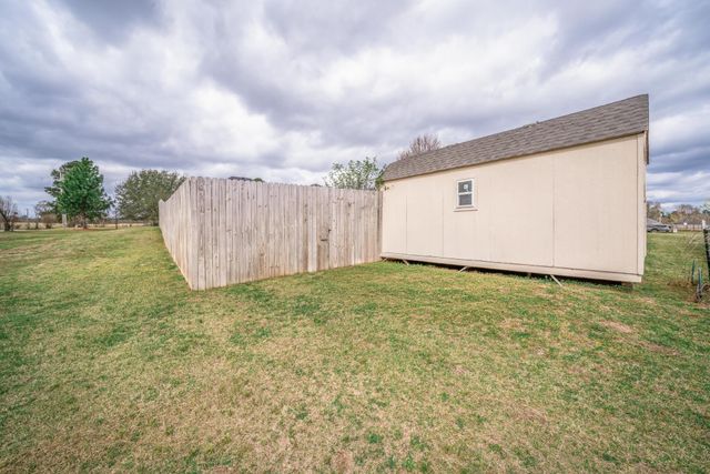2266 Big Woods, Longview, TX 75605
