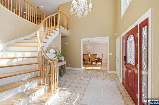 56 Burnet Hill Road, Livingston, NJ 07039