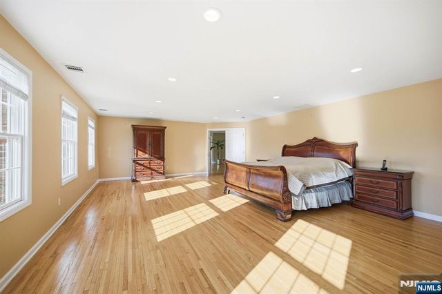 56 Burnet Hill Road, Livingston, NJ 07039