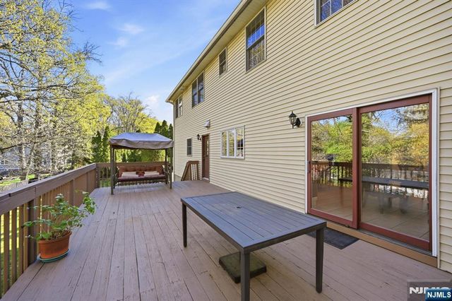 56 Burnet Hill Road, Livingston, NJ 07039