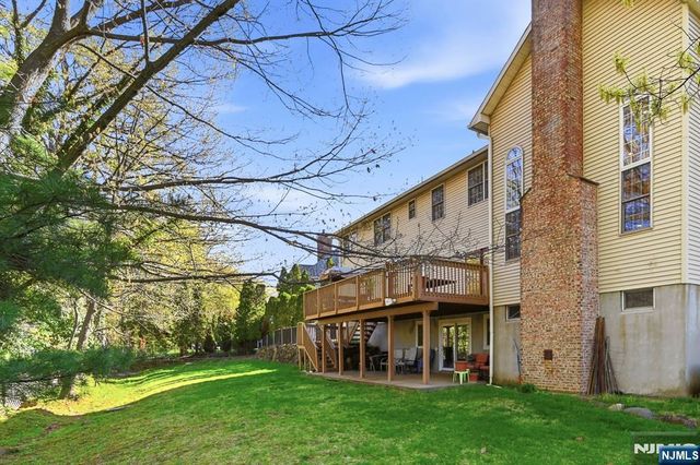 56 Burnet Hill Road, Livingston, NJ 07039