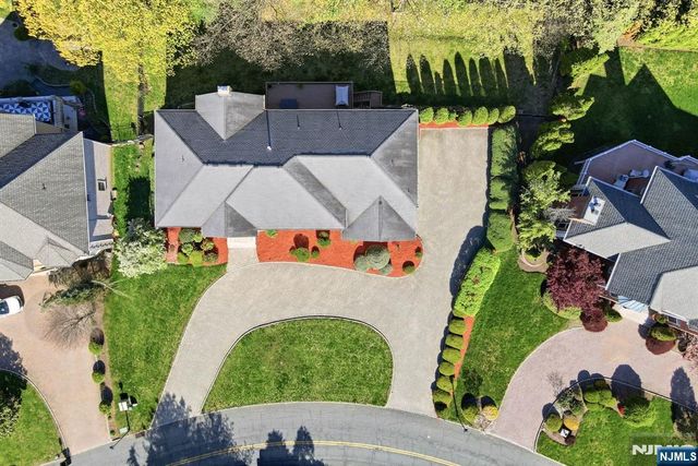 56 Burnet Hill Road, Livingston, NJ 07039