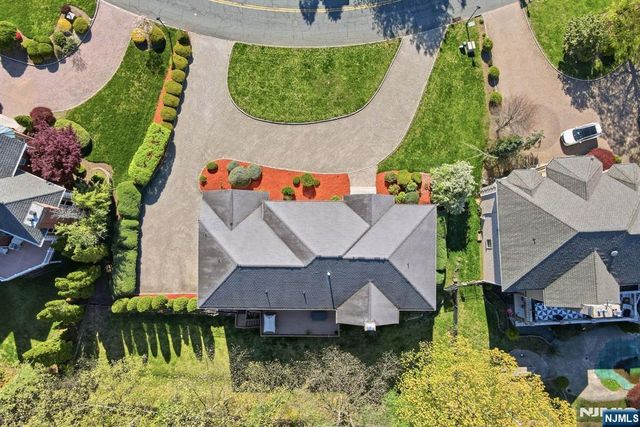 56 Burnet Hill Road, Livingston, NJ 07039