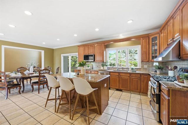 56 Burnet Hill Road, Livingston, NJ 07039