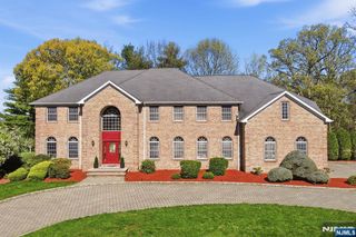 56 Burnet Hill Road, Livingston, NJ 07039